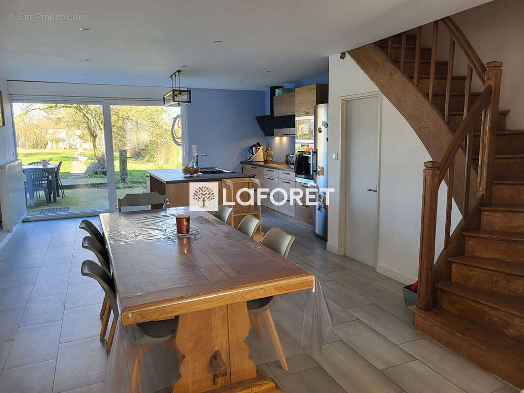 Maison à ATHIENVILLE