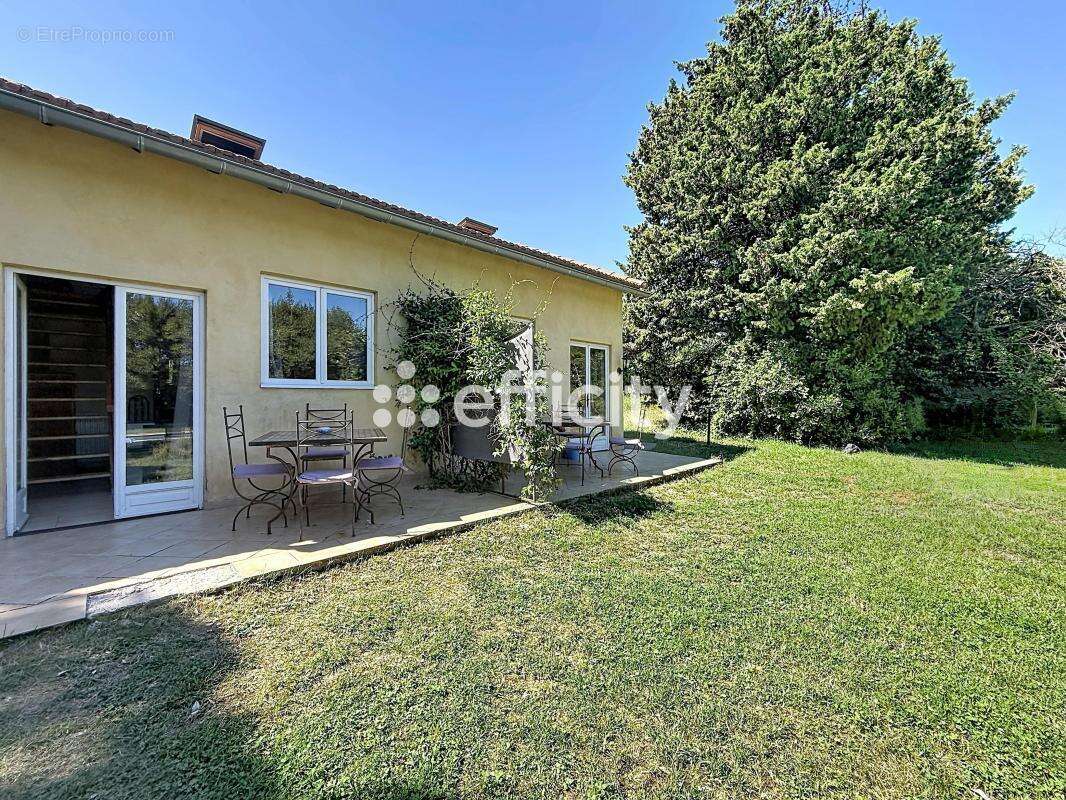 Maison 178 m² à Saint-Remy-De-Provence  - photo 11