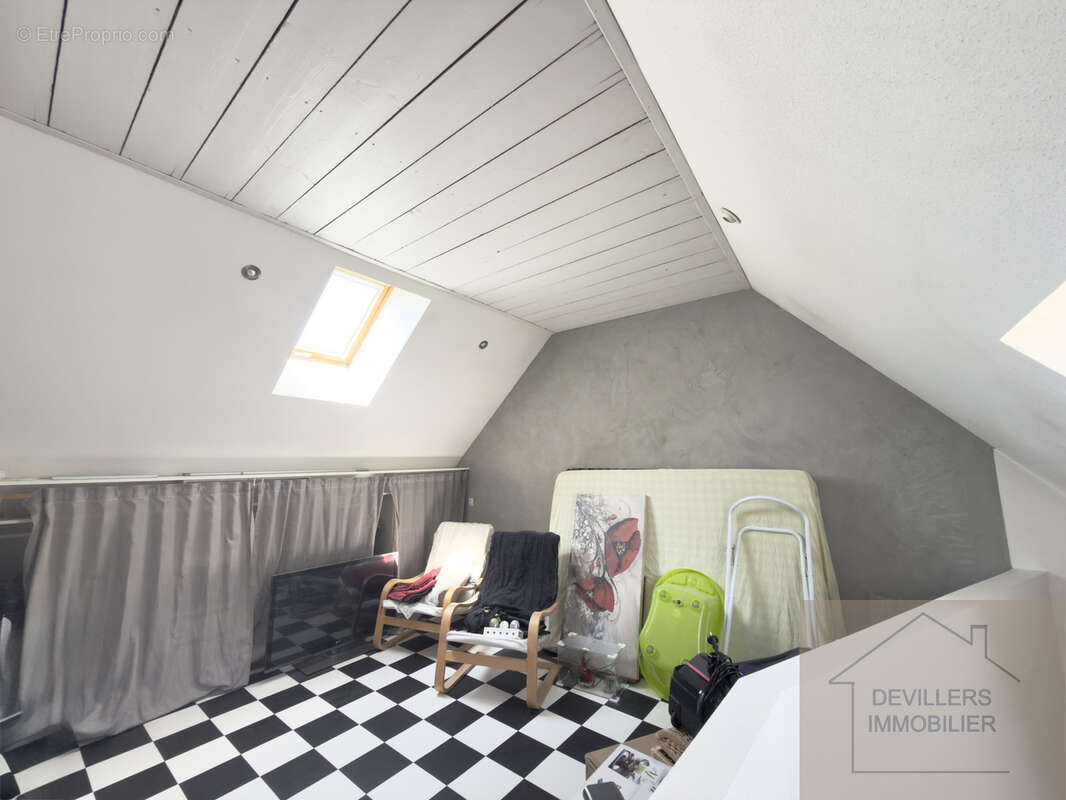 Appartement T3 atypique à vendre à Ornans (Doubs)   106 m2 au sol   Terrasse plein sud   Grand garage   Centre - photo 11