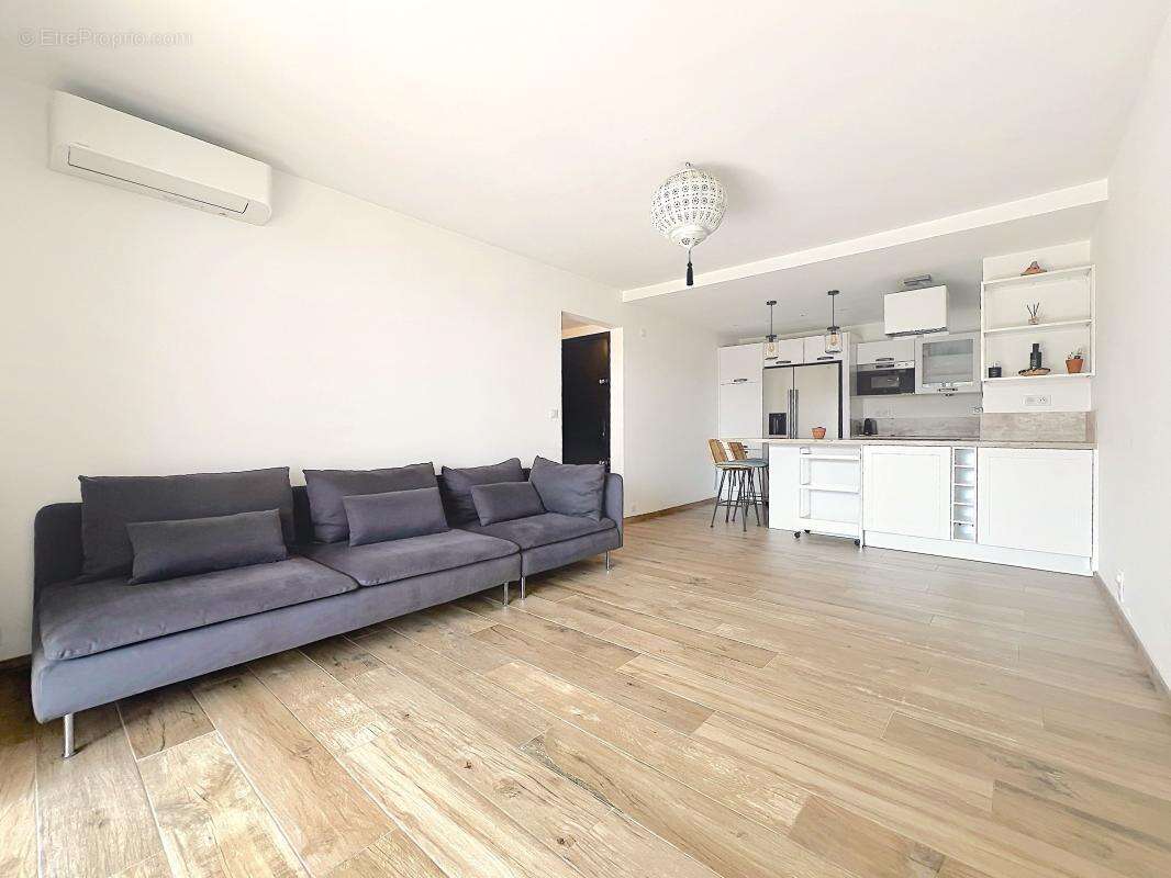 Appartement à VILLENEUVE-LOUBET