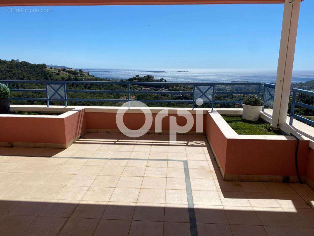 Appartement à MANDELIEU-LA-NAPOULE