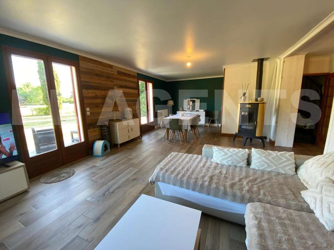 WhatsApp Image 2025-06-23 à 11 - Maison à SAINT-SATURNIN