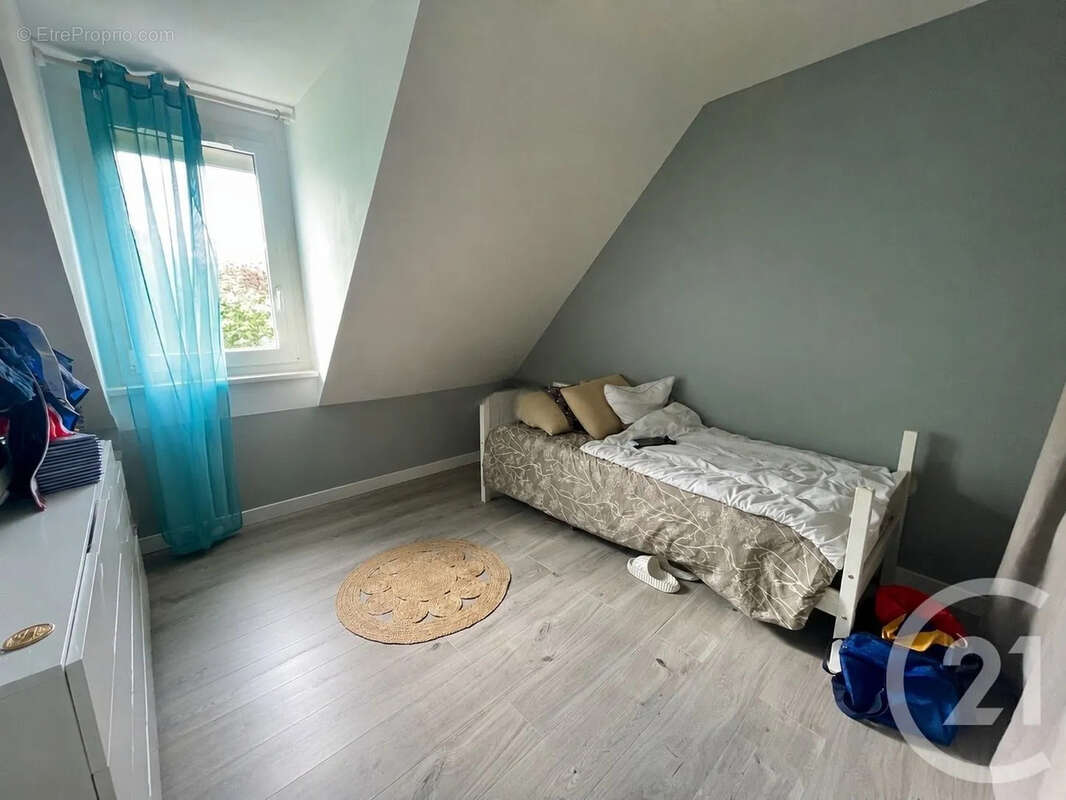 Maison 110 m² à Le Plessis-Belleville  - photo 9