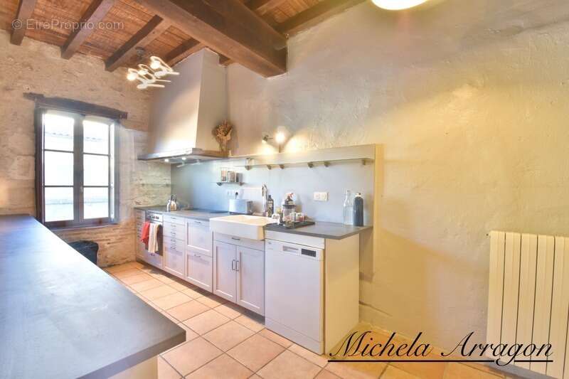 Maison à SAINT-PASTOUR