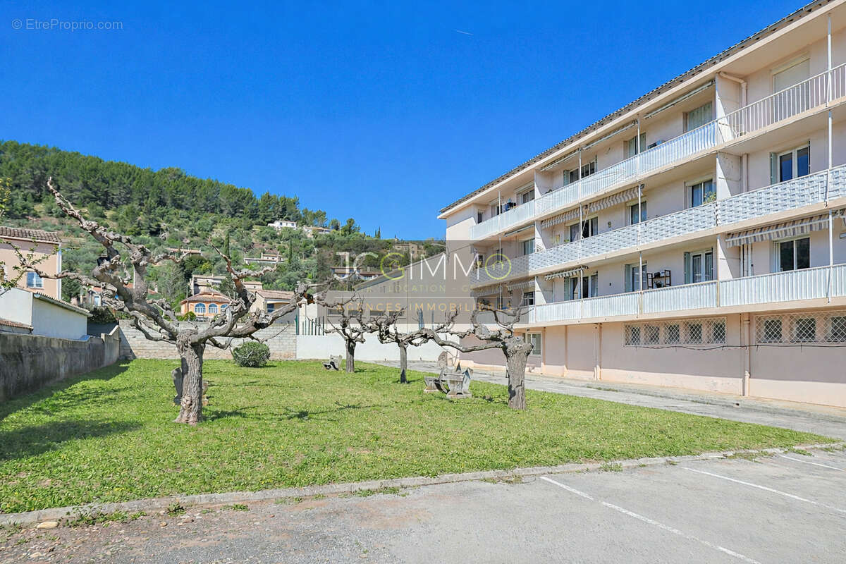 Appartement à CUERS