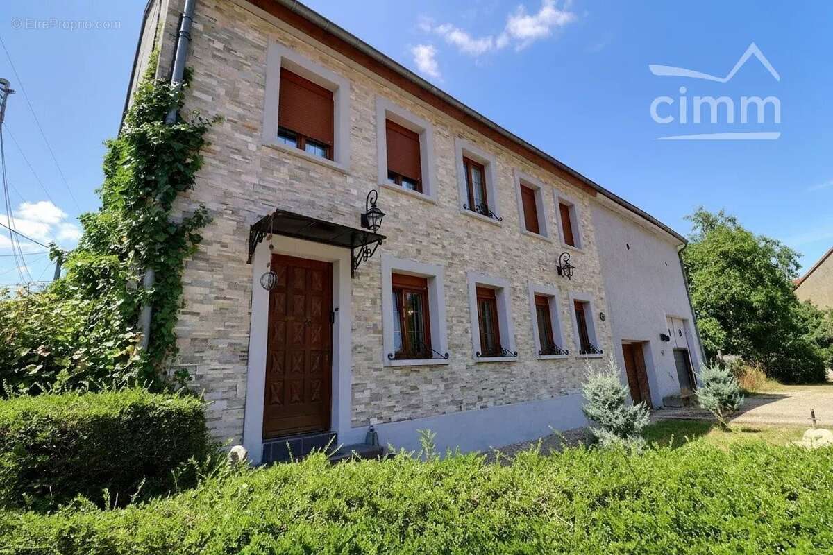 Maison 6 pièces de 167,80 m² – Terrain de 1 194 m²-  parcelle constructible - GAUBIVING - photo 2