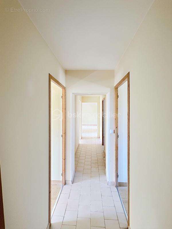 Charmante longère de plain-pied – 83 m² + fort potentiel d'agrandissement – Cadre calme - photo 4