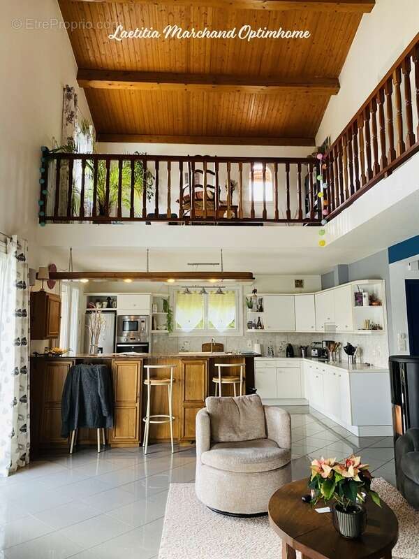 Maison 4 faces 3 chambres piscine garage Prades(66) - photo 4