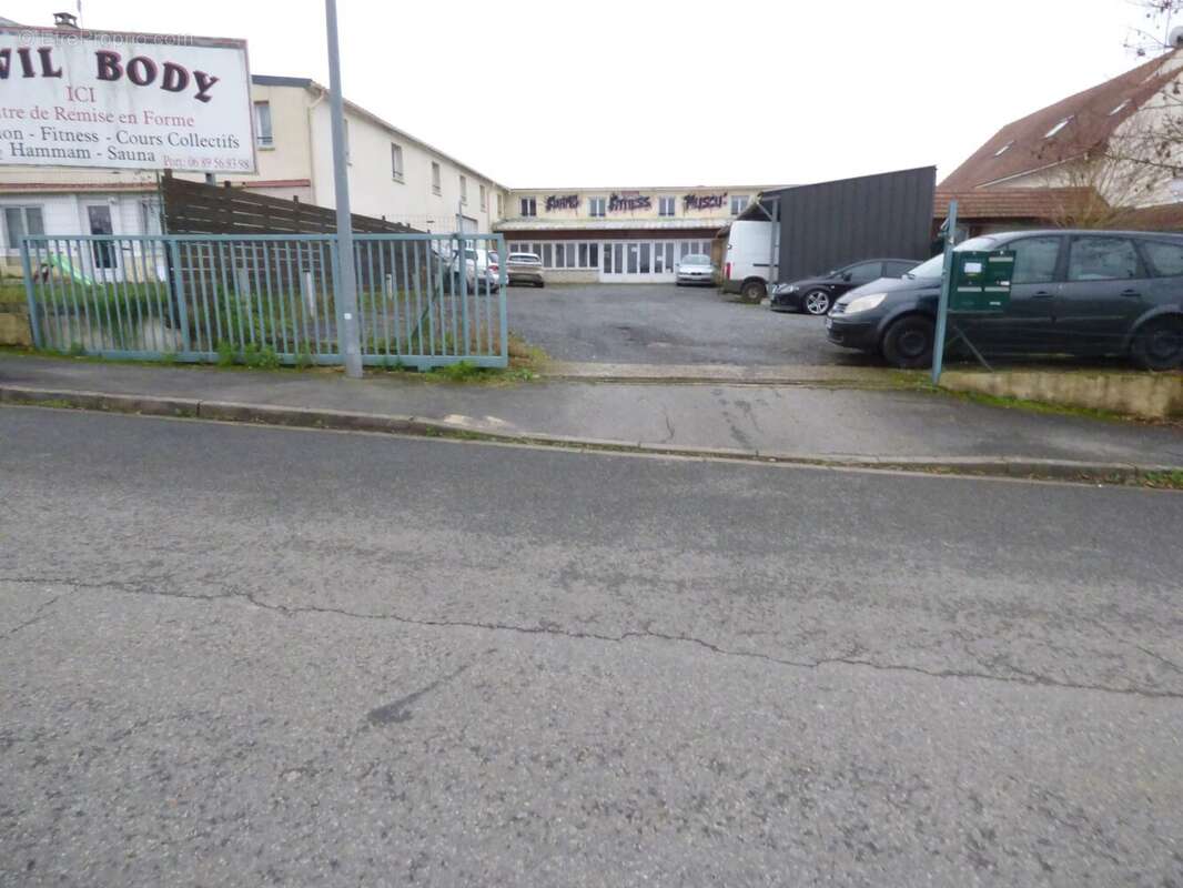 Commerce à MEREVILLE