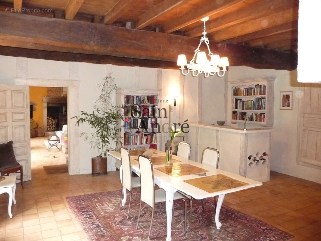 Maison à ROUSSINES