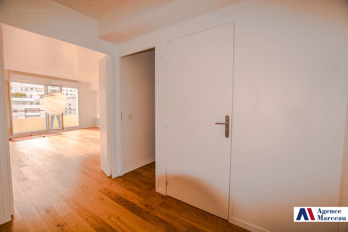 Appartement à COURBEVOIE