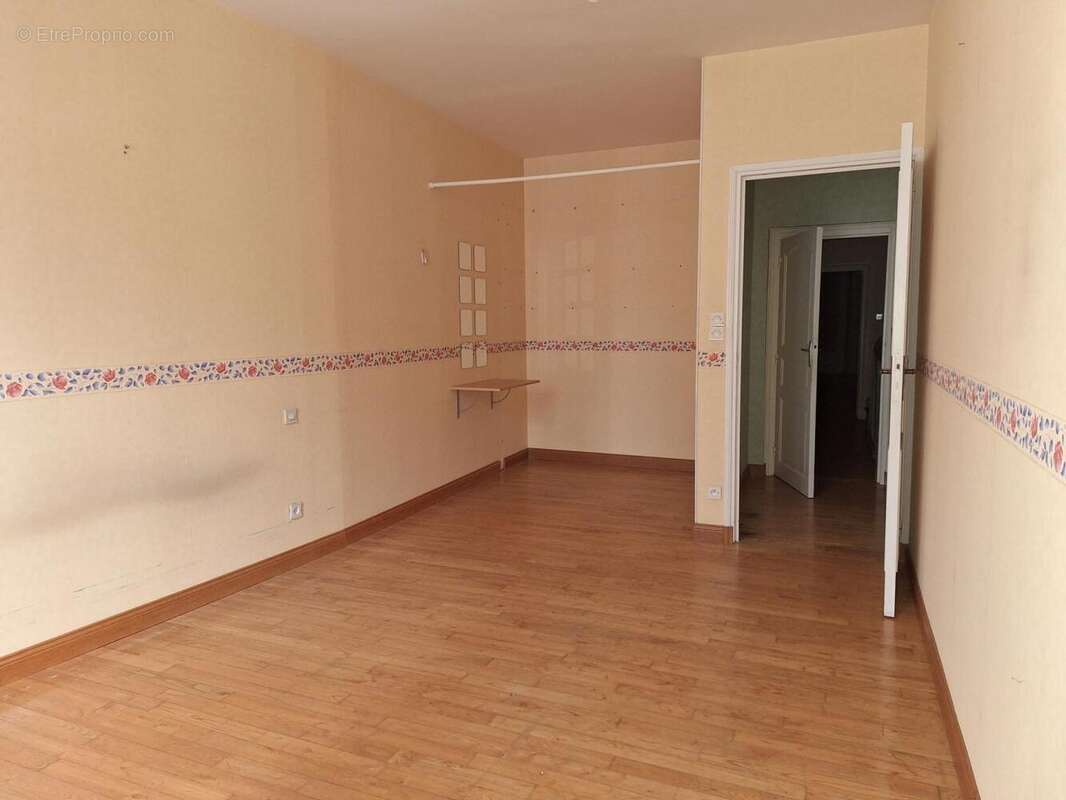 20240402_175719 - Commerce à NONTRON