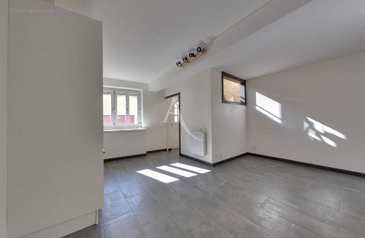 Maison entièrement rénovée à Courson Les Carrières - photo 3