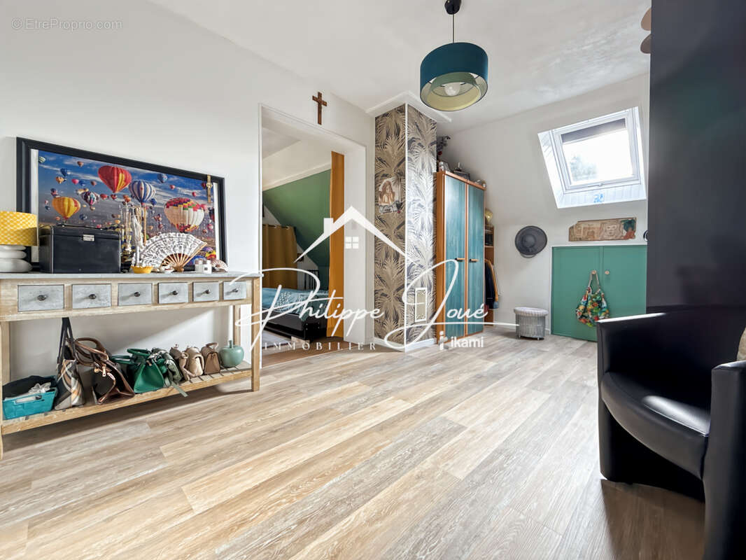 Maison à THORIGNY-SUR-OREUSE