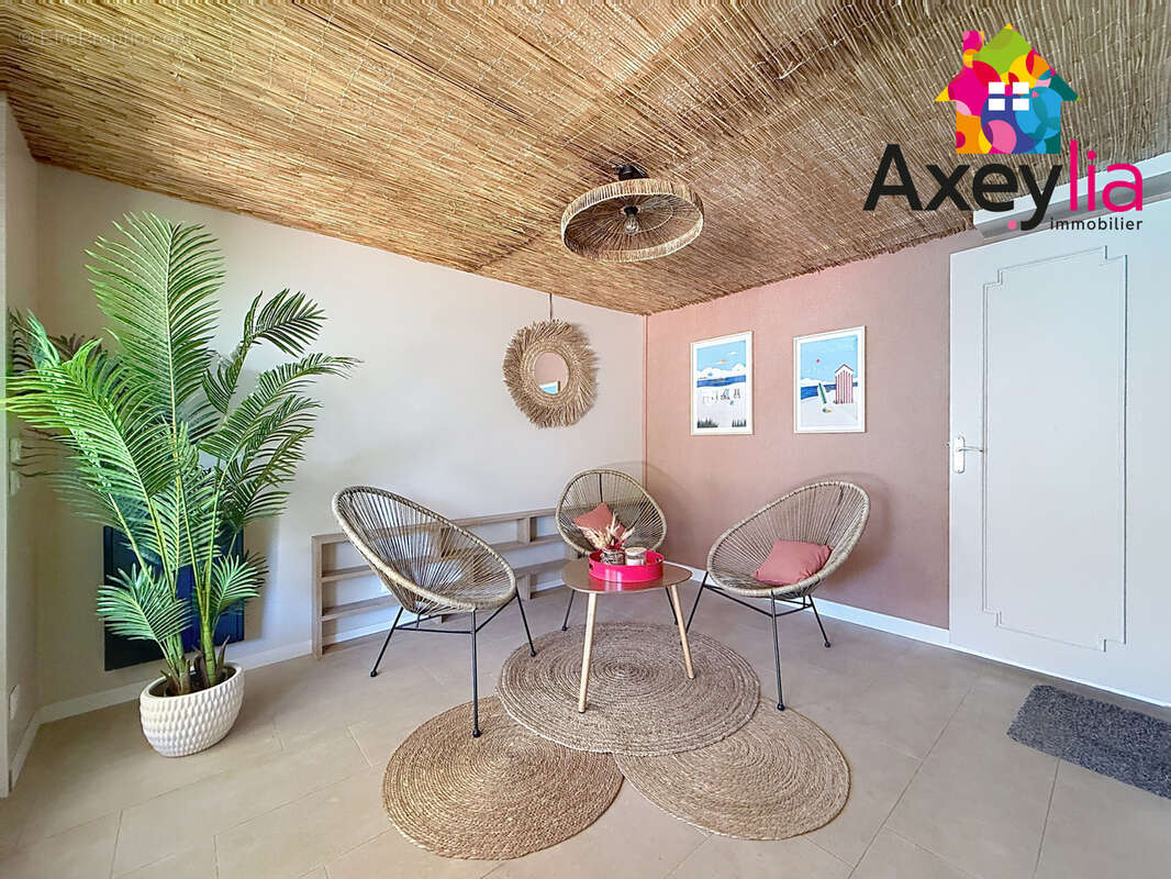 A vendre - riorges - propriété avec grande maison d'habitation, appartement indépendant, terrain et piscine - photo 14