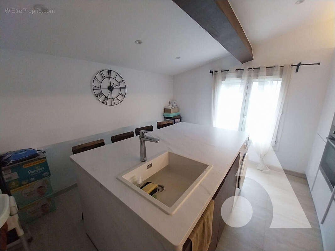 Maison à LE CASTELLET