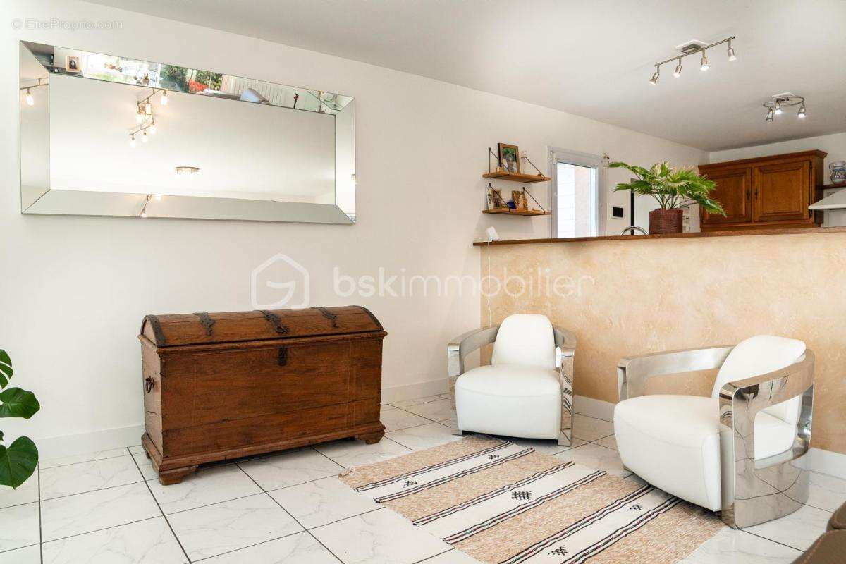 Pessac – Quartier de l’Alouette Maison familiale de plain-pied – 175 m² – Terrain 800 m² avec piscineB - photo 14