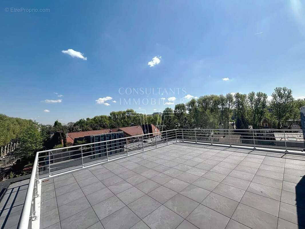 Appartement à NEUILLY-SUR-SEINE