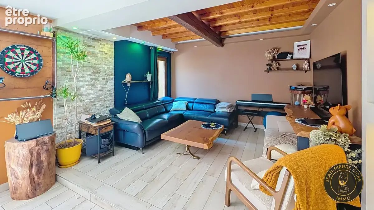 Maison de Village rénovée au coeur du village au charme omniprésent - Dépendance et terrain constructible - photo 6