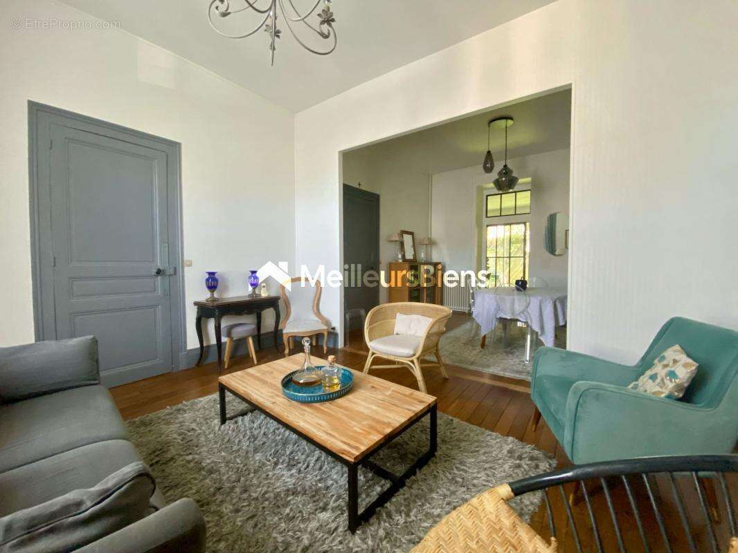 Poitiers, quartier Chilvert, élégante maison familiale avec jardinet et terrasse - photo 8