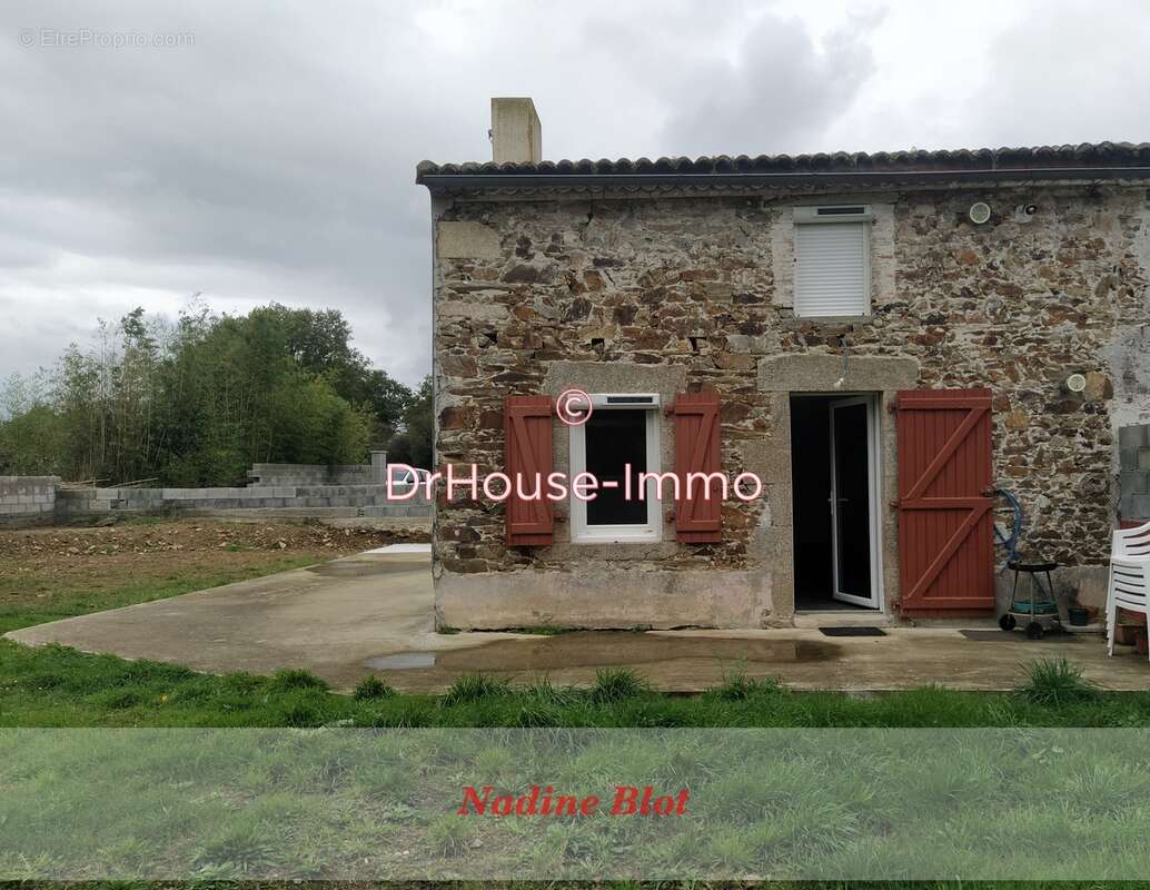 Maison à SAINT-ANDRE-TREIZE-VOIES