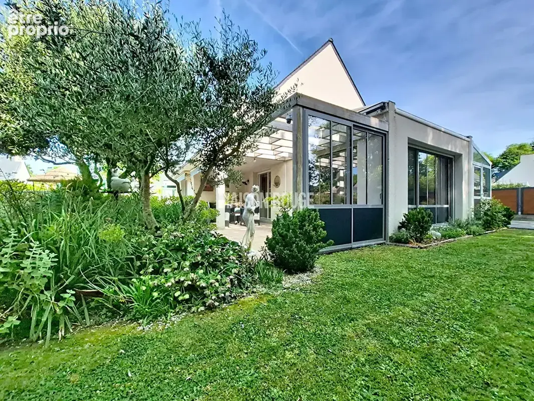 Maison  avec piscine couverte  et  verriere - vannes luscanen - photo 5