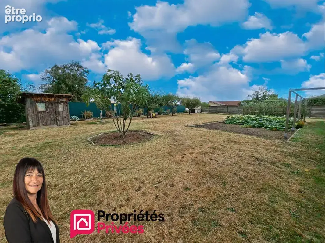 Terrain constructible Renaison 950 m2 - photo 2