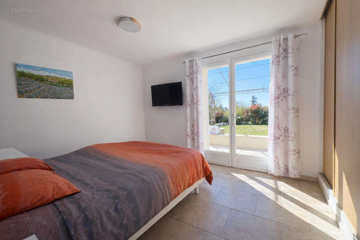 Maison 175 m² à Cucuron  - photo 10