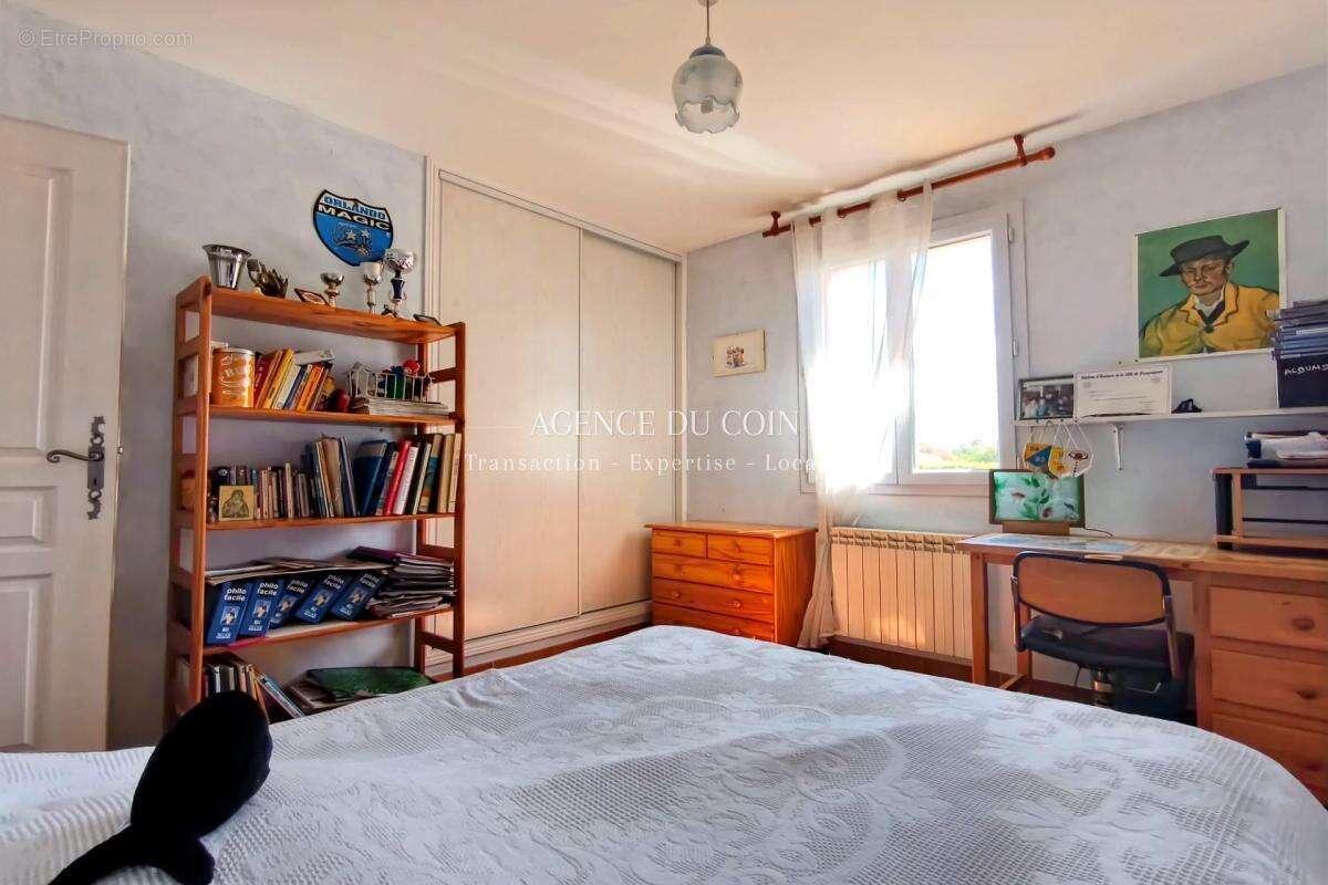 Maison à LE MUY
