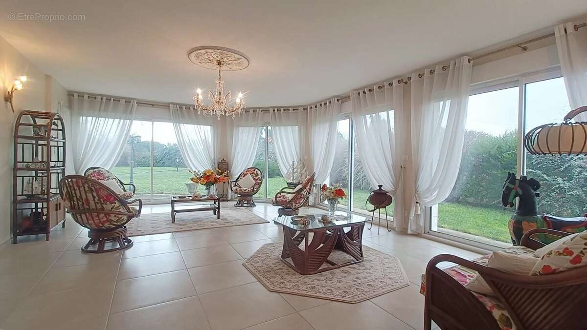 Maison à NEUVILLE-DE-POITOU