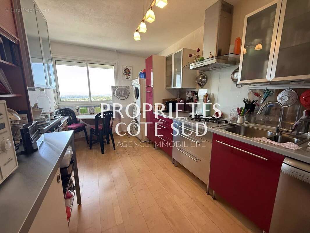 Appartement à VILLENEUVE-LES-AVIGNON