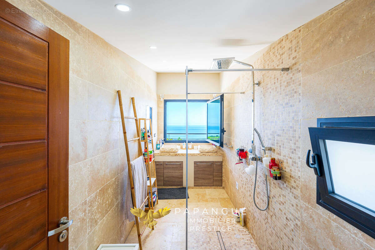 Maison à SAINT-DENIS