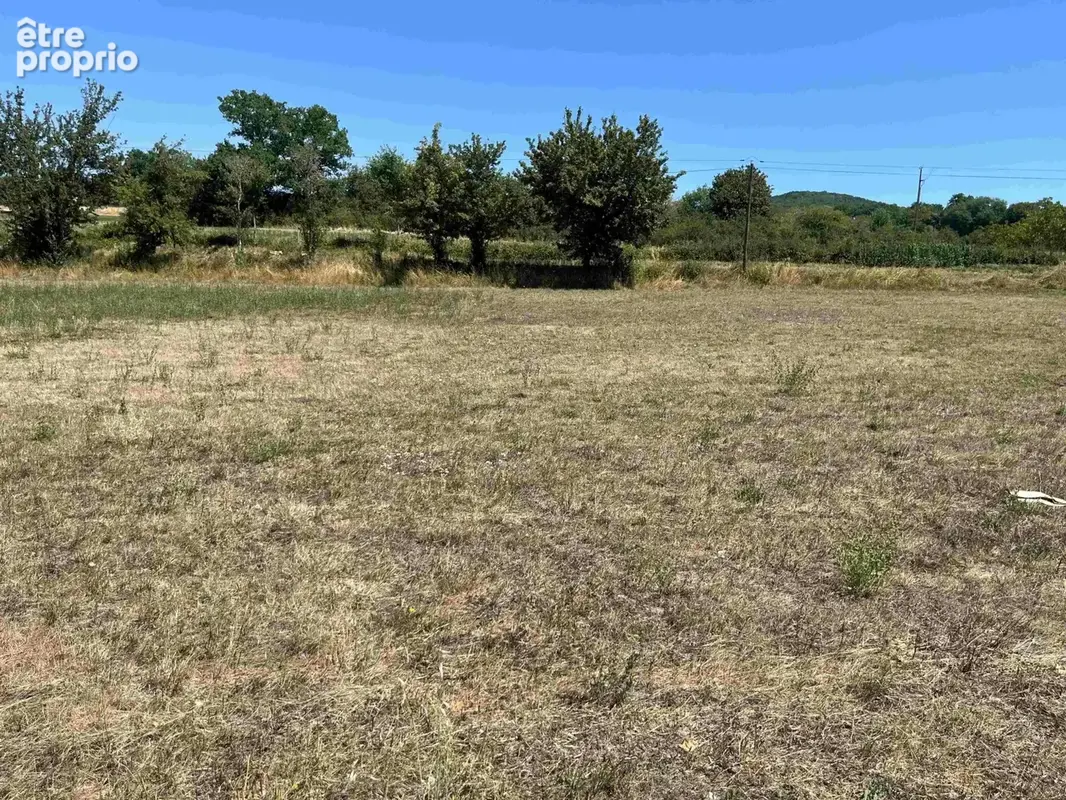 Terrain à CONDAT