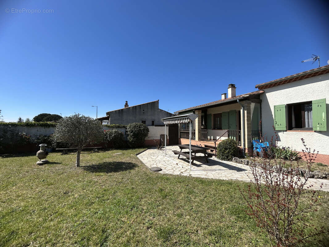 Maison à SAINT-QUENTIN-LA-POTERIE