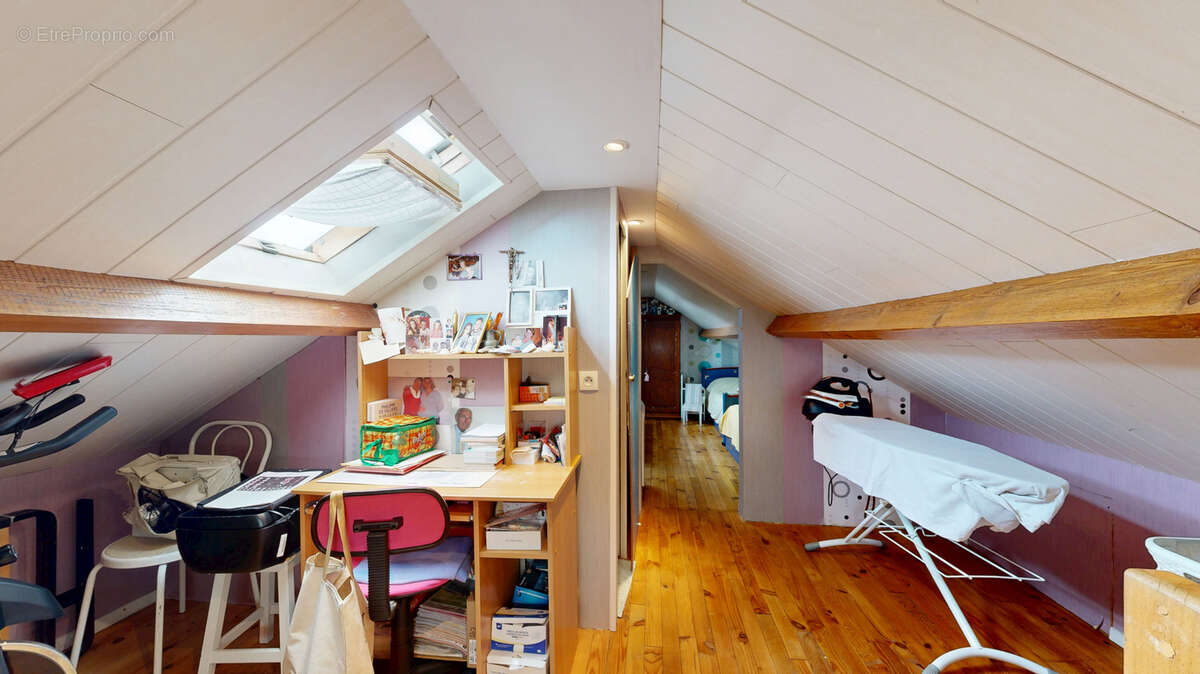 Maison de plain-pied à 1 km de la mer avec garage et dépendance - photo 9
