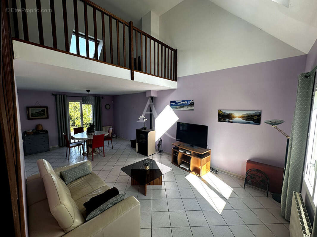 Maison à BUSSY-SAINT-MARTIN