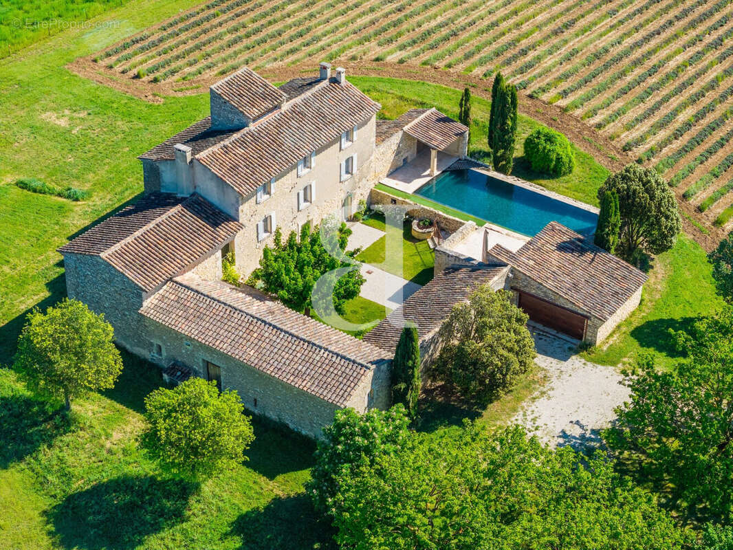 Maison à GORDES