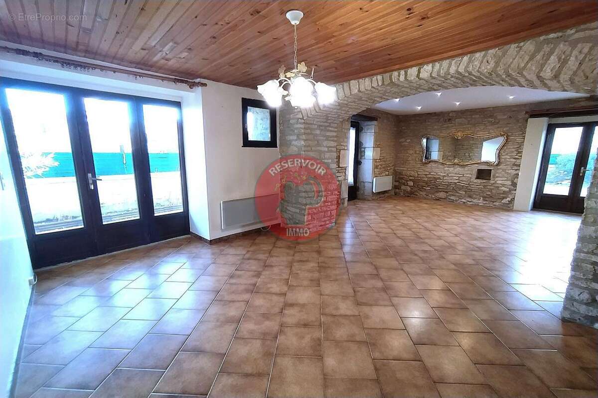 Maison à BIERRY-LES-BELLES-FONTAINES