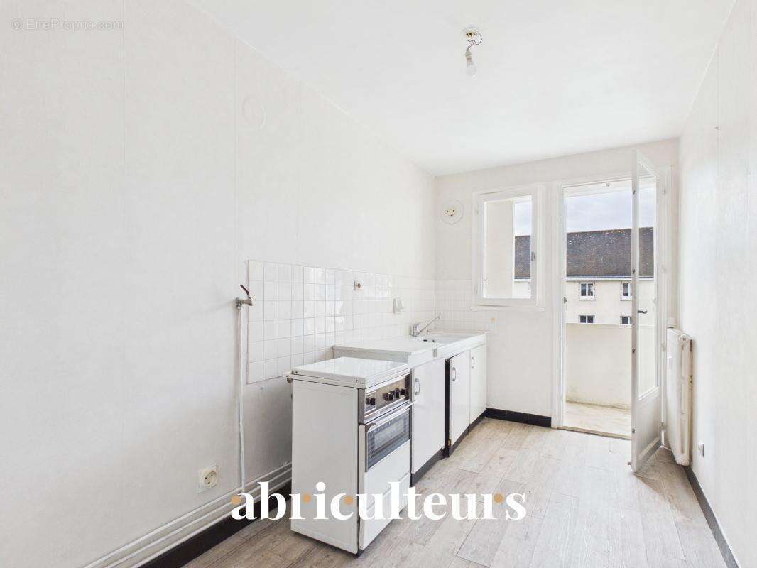 Appartement T2 avec terrasse et balcon, au cœur du quartier Salengro en vente à TOURS centre (37000) - photo 4