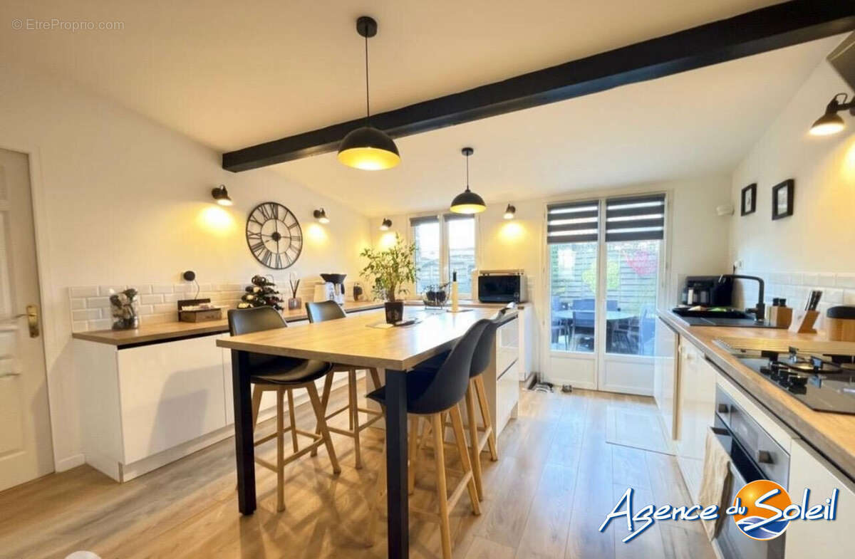 Maison 142 m² à Saint-Hippolyte  - photo 7