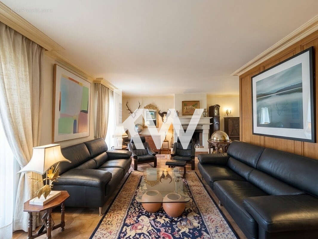 Maison 257 m² à Montrond-Les-Bains  - photo 2
