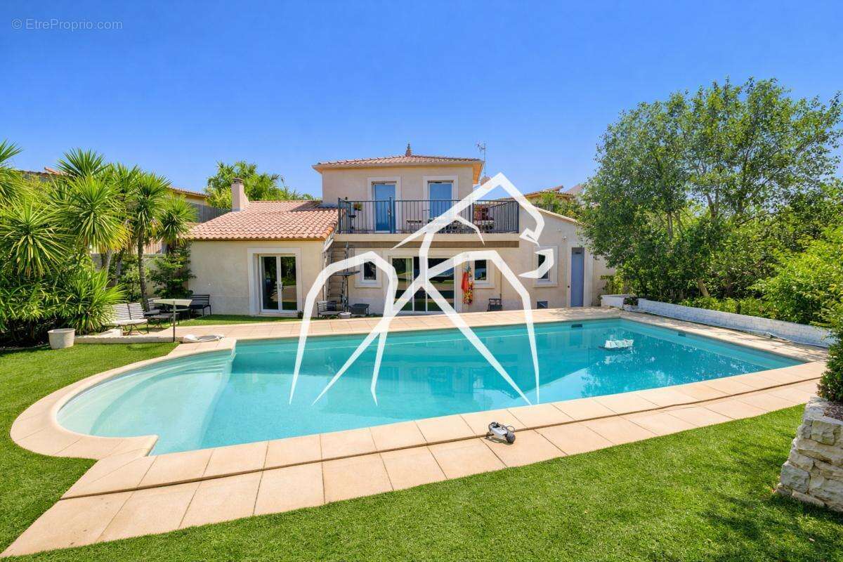 Maison à COURNONSEC