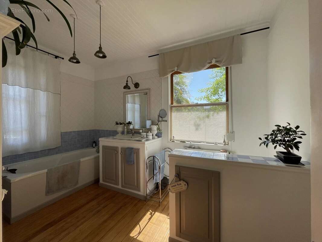 Maison à SAINT-SEBASTIEN-SUR-LOIRE