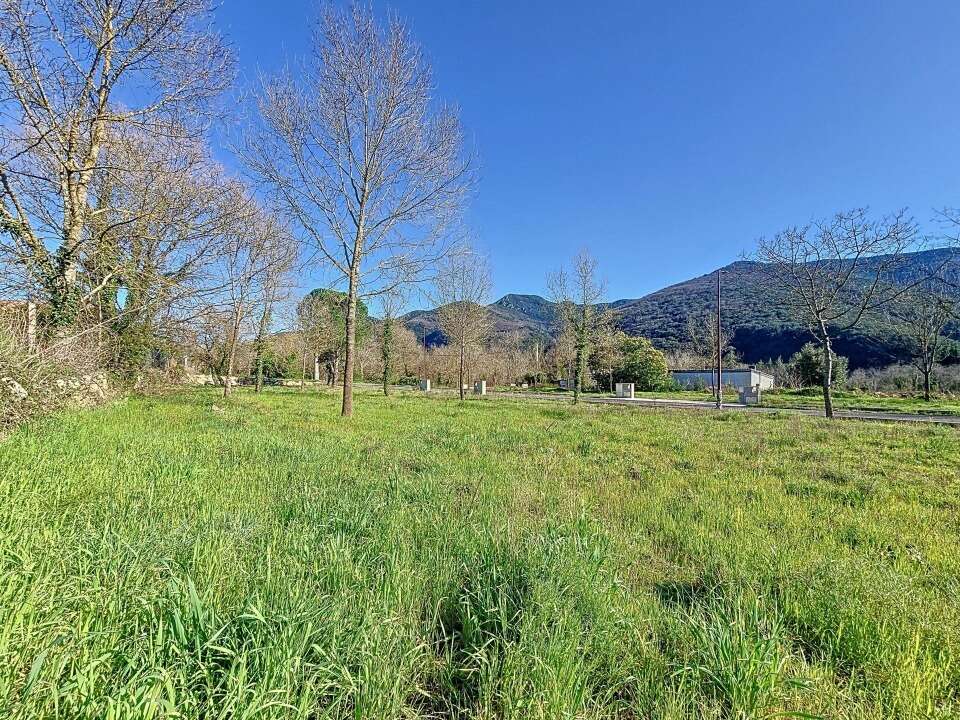 Terrain à COLOMBIERES-SUR-ORB