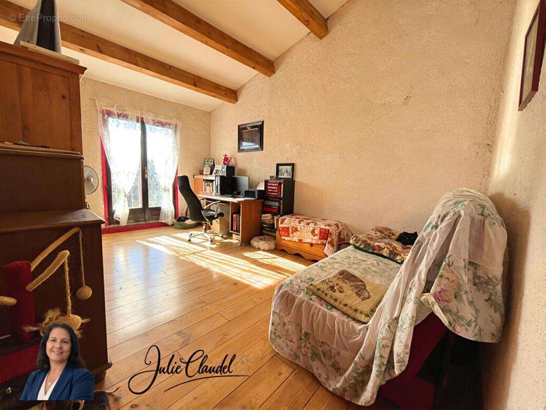 Maison à CHATEAUDOUBLE