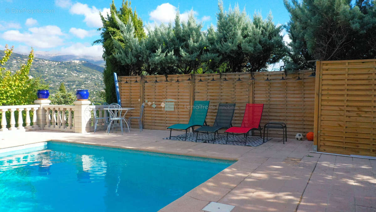 Maison de 176 m² avec piscine et terrain de 2509 m² - photo 6