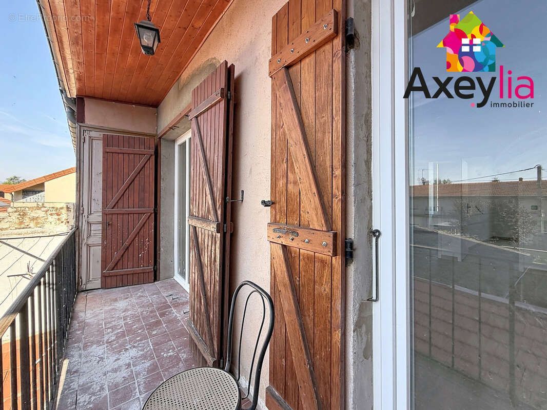 A vendre - riorges - appartement t3 entièrement rénové avec cabanon extérieur - photo 8