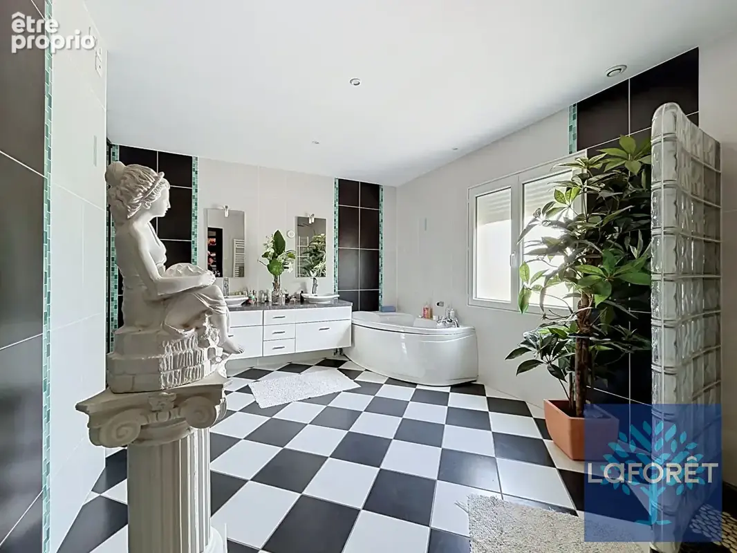 Propriété d'exception avec piscine et étang privé -380 m² - Saint-Geours-de-Maremne - photo 9