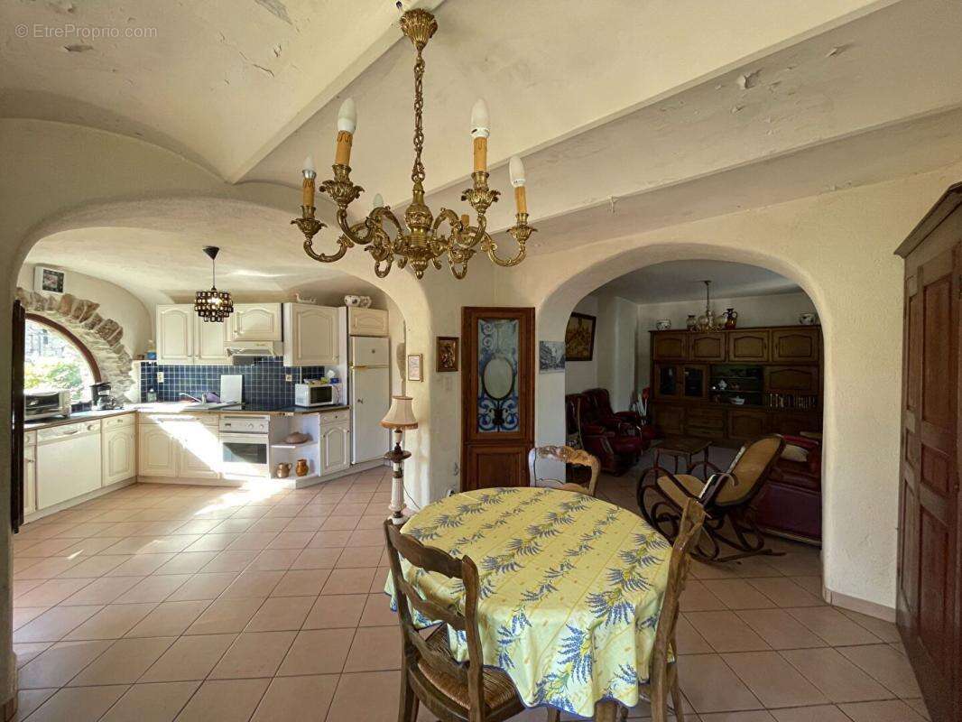 Maison à LABLACHERE