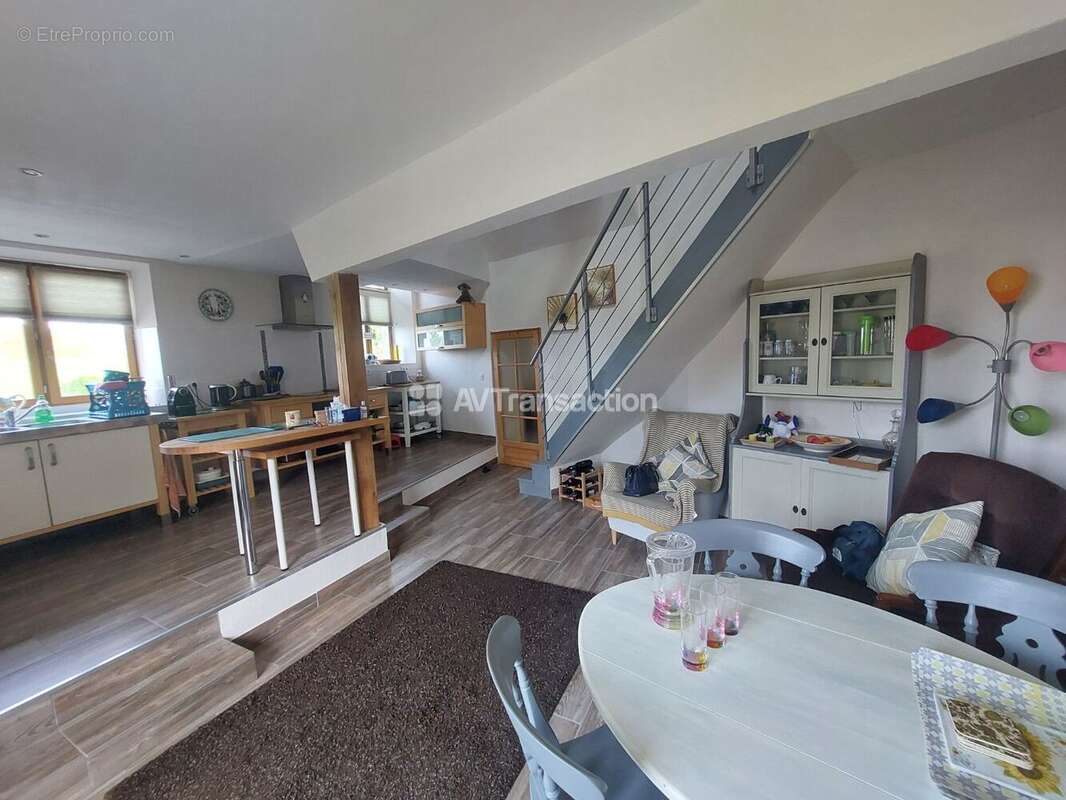 Maison à MESLAY-DU-MAINE